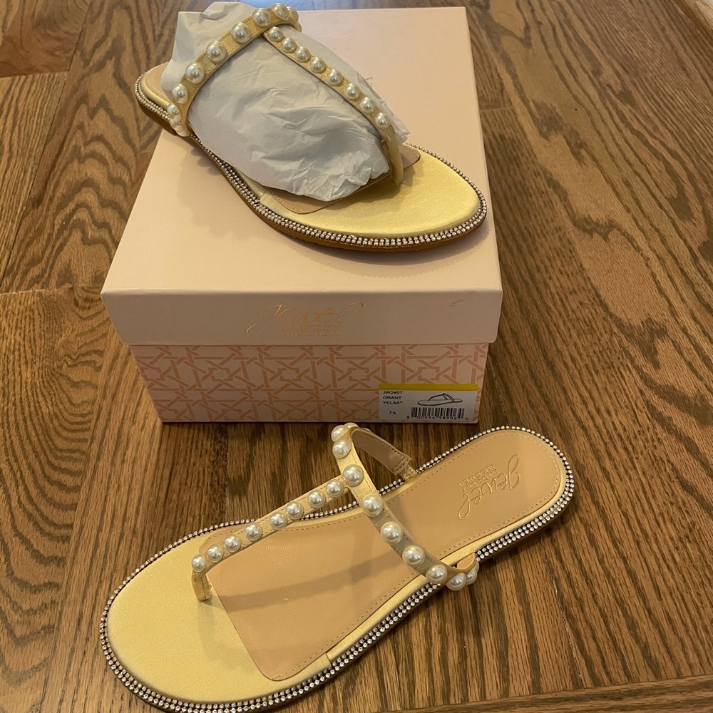 Jewel by Badgley Mischka sandals